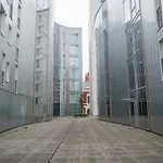 Prime Location, Free Parking, Private Balcony Apartment