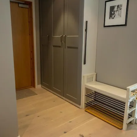 Appartamento Prime Location, Free Parking, Private Balcony *