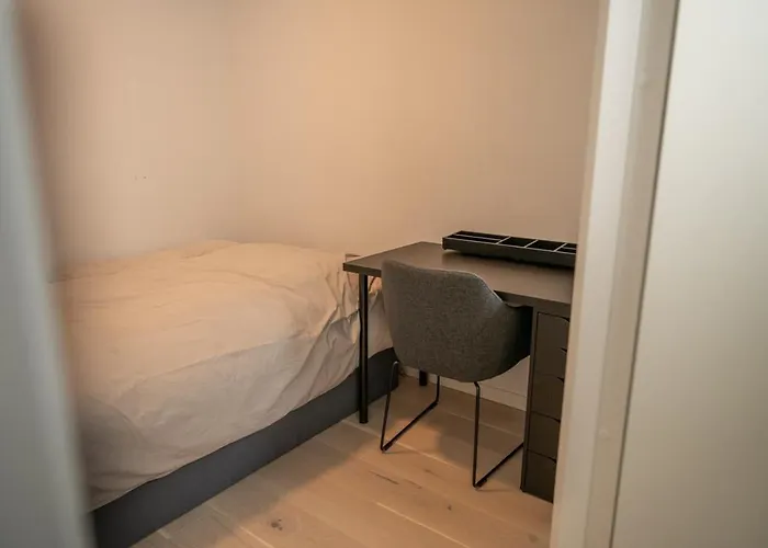 Prime Location, Free Parking, Private Balcony Lejlighed